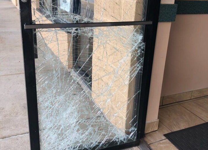 Commercial glass door repair